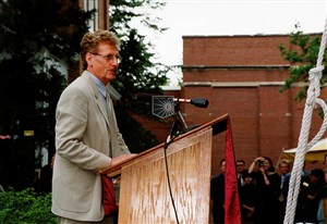 Image description is not available for 2000.398